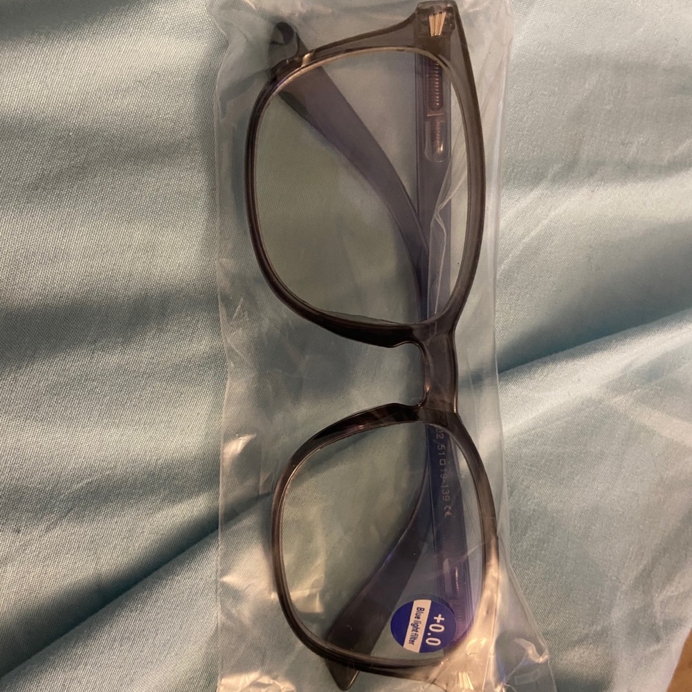 Blue light glasses